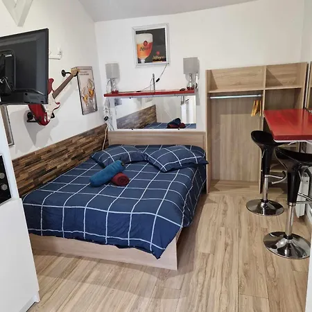 Studio Jardin: Vue Paisible et Parking Privé Razac-sur-l'Isle Exterior photo