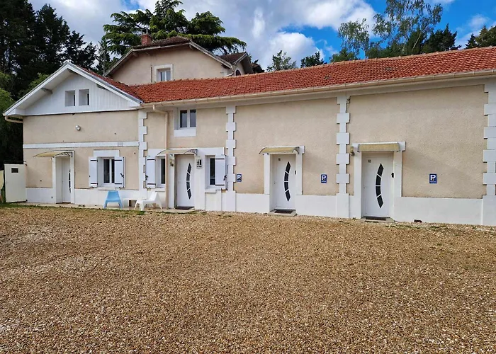 07 - Joli Studio Tout Equipe Avec Vue Sur Jardin, Parking Privatif Gratuit, Grand Fourgon Possible, Tout Le Linge De Maison Est Fourni